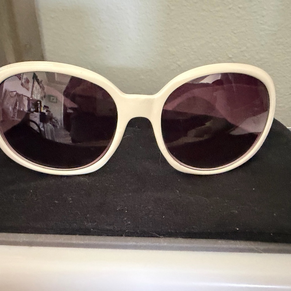 Coach White Oversized Oval Sunglasses with Dark Lenses